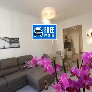 Apartment Exclusive Really Downtown - Free Private Parking Included!, Genoa